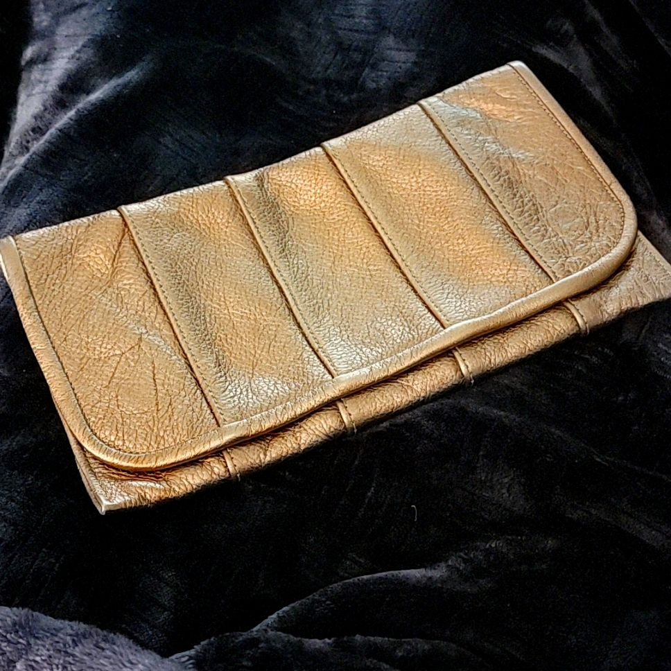 Camino Brands Metallic Cosmo Clutch